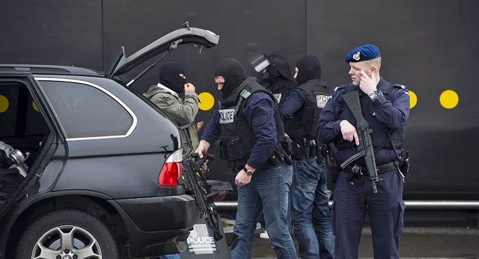 Amsterdam police arrests 3 as security boosted after Brussels attacks